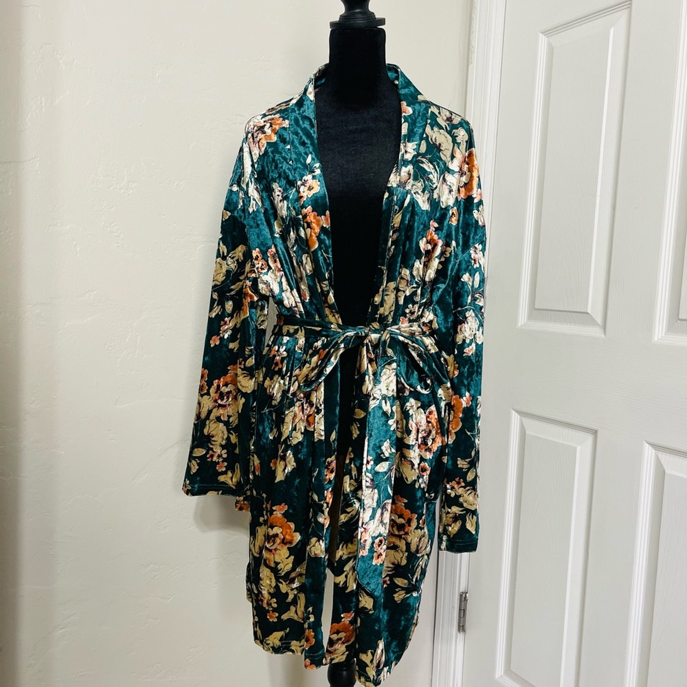 Floral velvet Kimono Robe